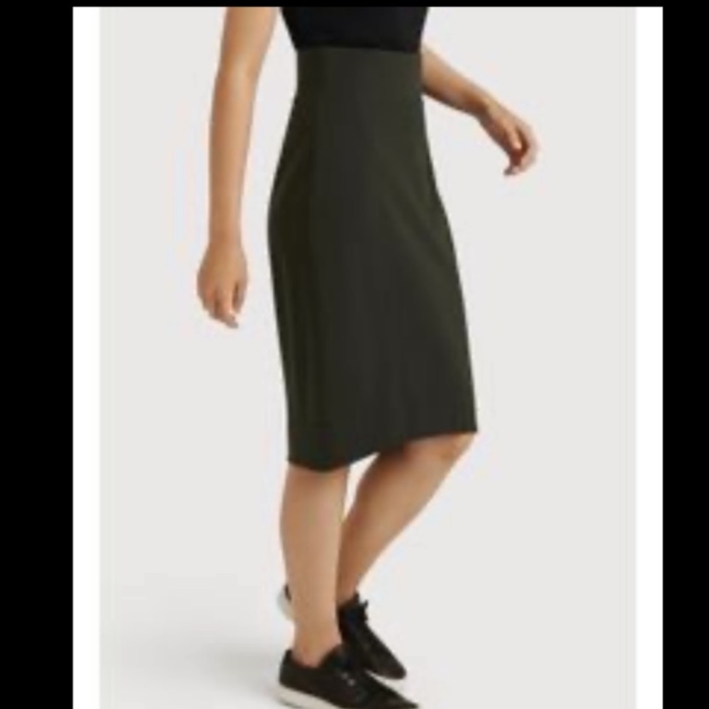 Lot of Two never worn Kit and Ace skirts - Size 4